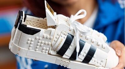 LEGO crea una réplica exacta de las adidas Superstar